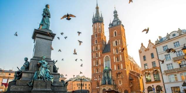 Krakows torg gamla stan Mariacka-basilikan Adam Mickiewicz-monumentet, guide till Karów, sightseeing i Krakow.