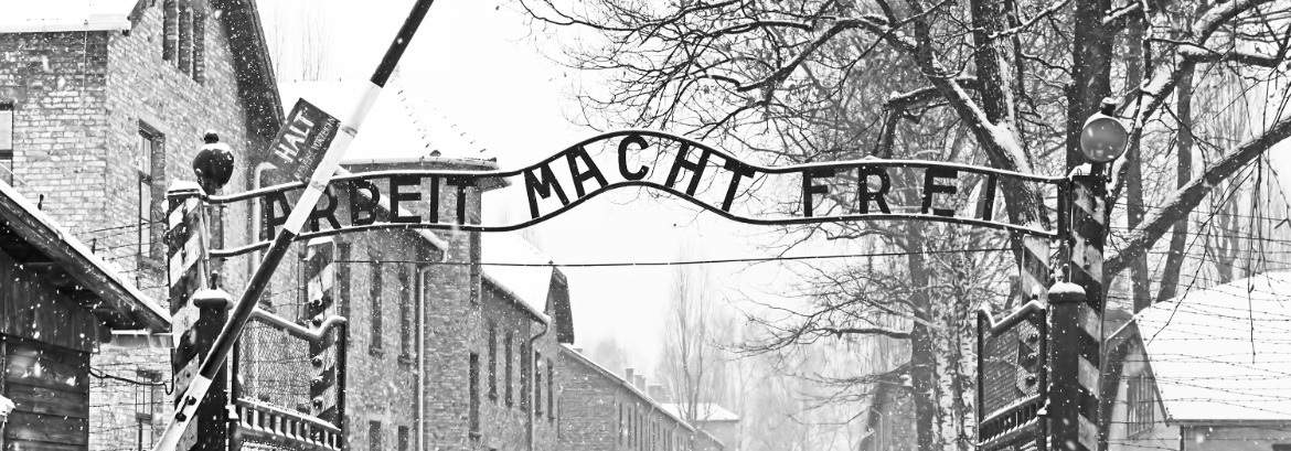Helvetets portar. Lär dig mer om porten till Auschwitz I